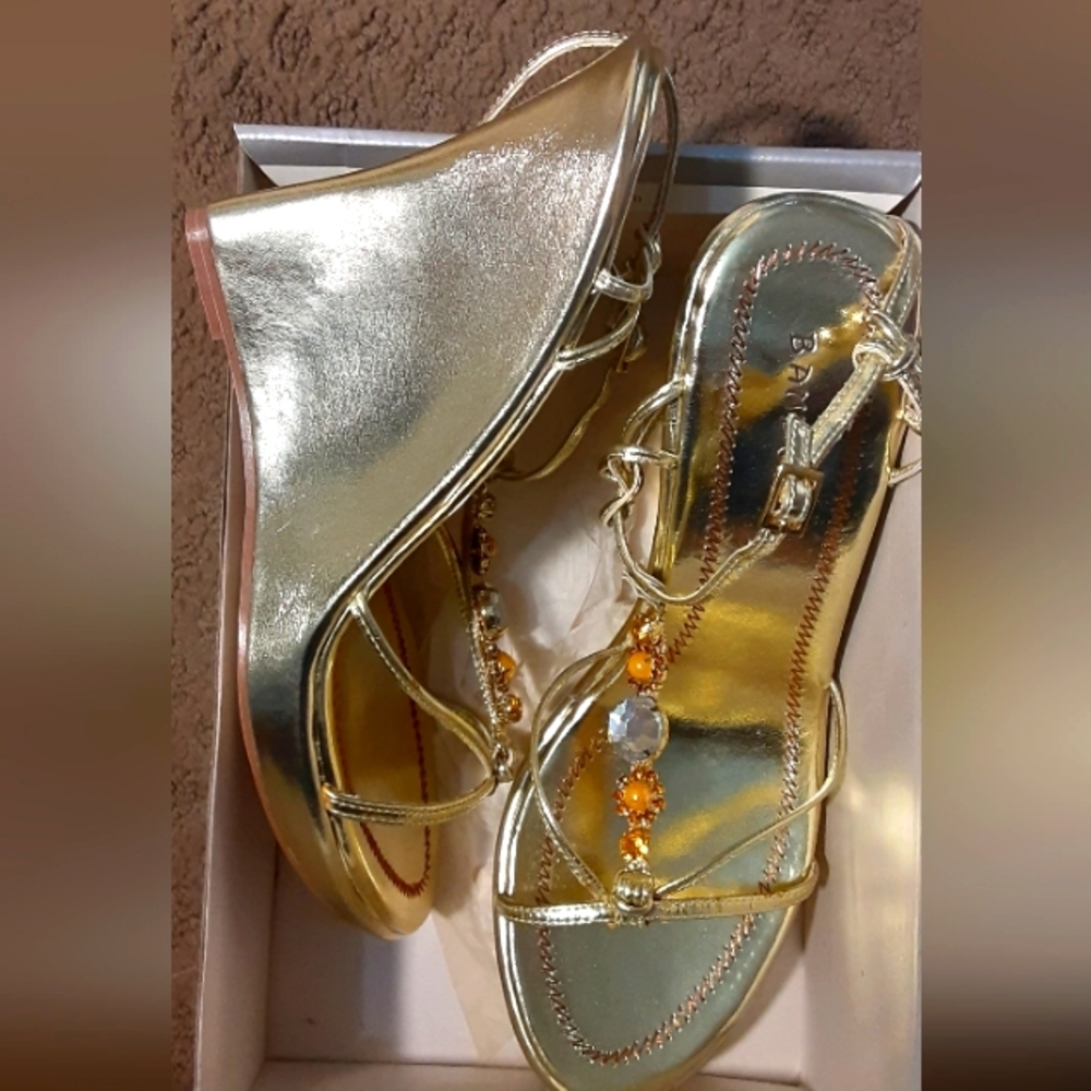 Shimmery Gold metallic wedge heel dress sandals with jewels size 10